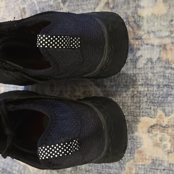 New Balace Minnie Mouse Running Shoe Sz 8.5 - Picture 3 of 9